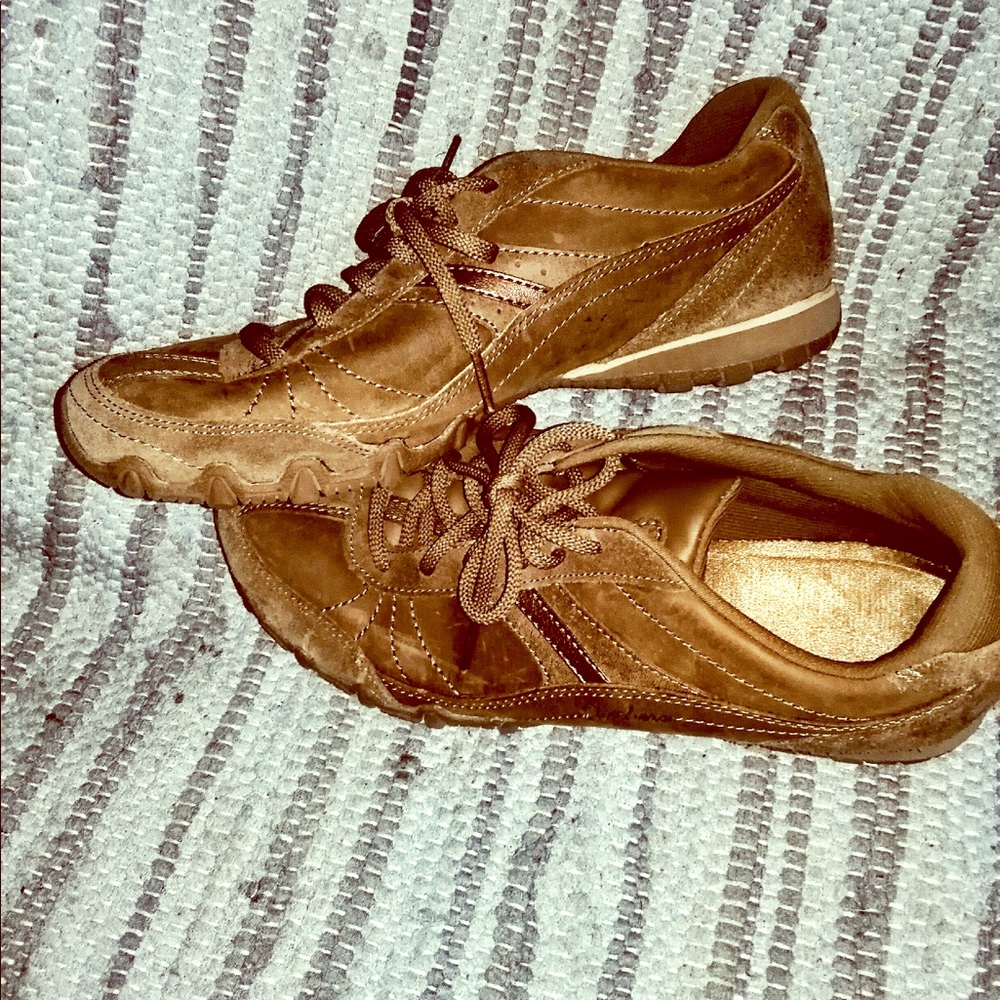 Women's tan Skechers, like new